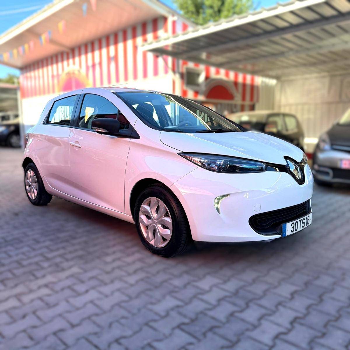 renault-zoe-2017-eletrico-0cc