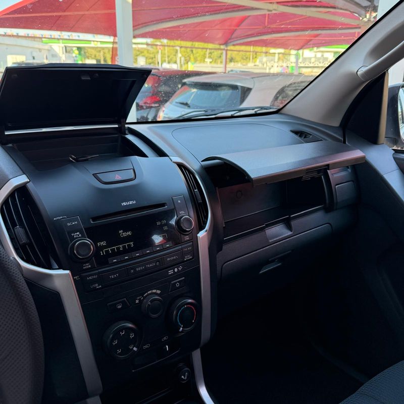 isuzu-d-max-2015-diesel-2499cc