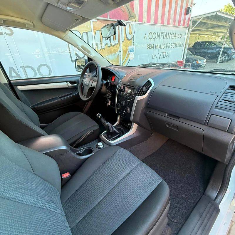 isuzu-d-max-2015-diesel-2499cc