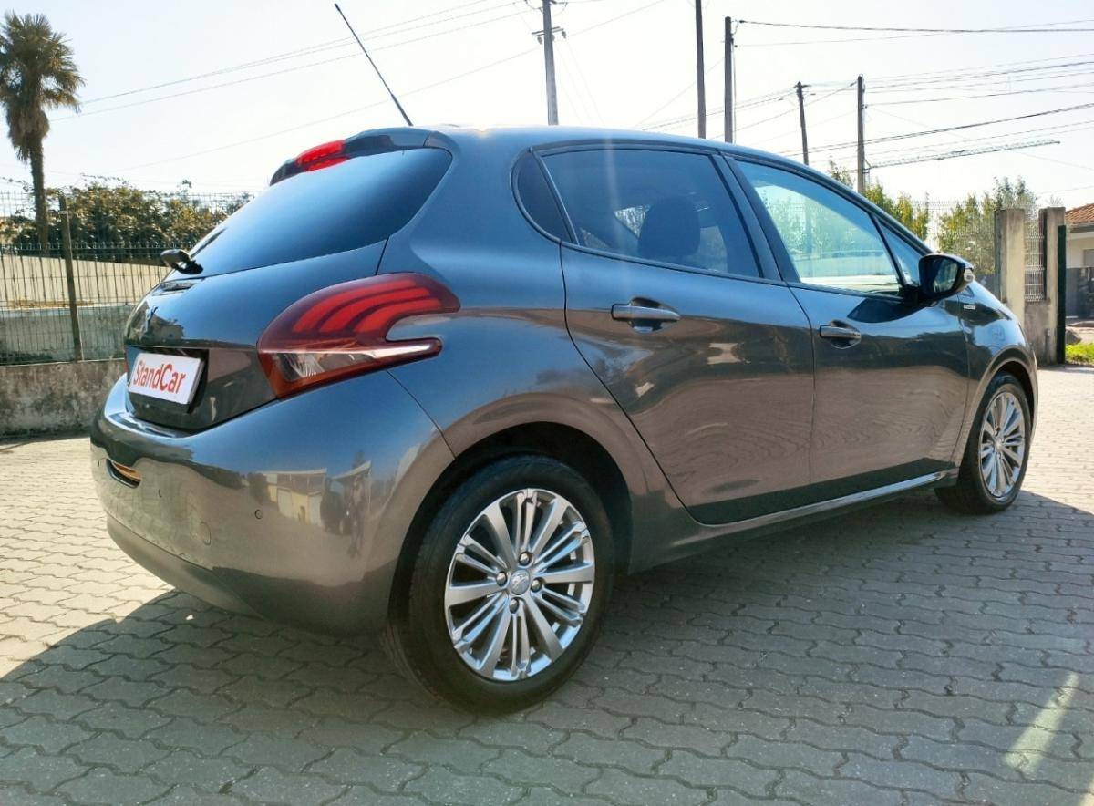 peugeot-208-2018-diesel-1560cc