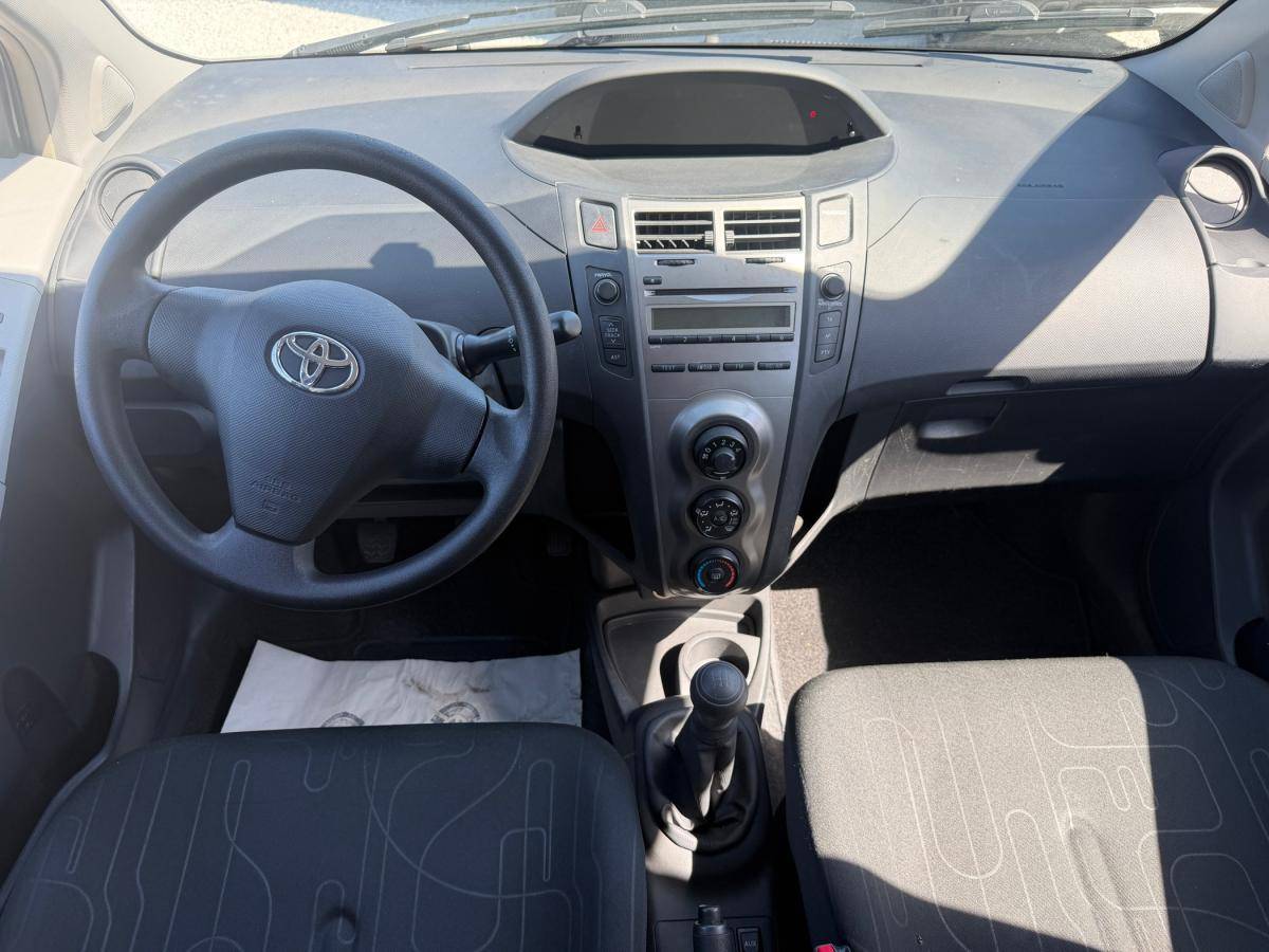 toyota-yaris-2010-gasolina-998cc