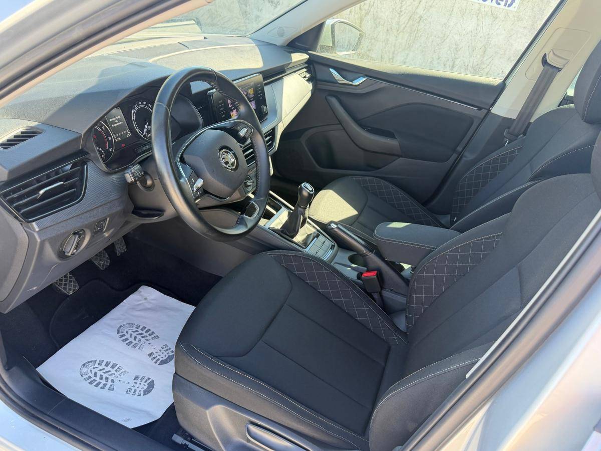 skoda-kamiq-2023-gasolina-999cc