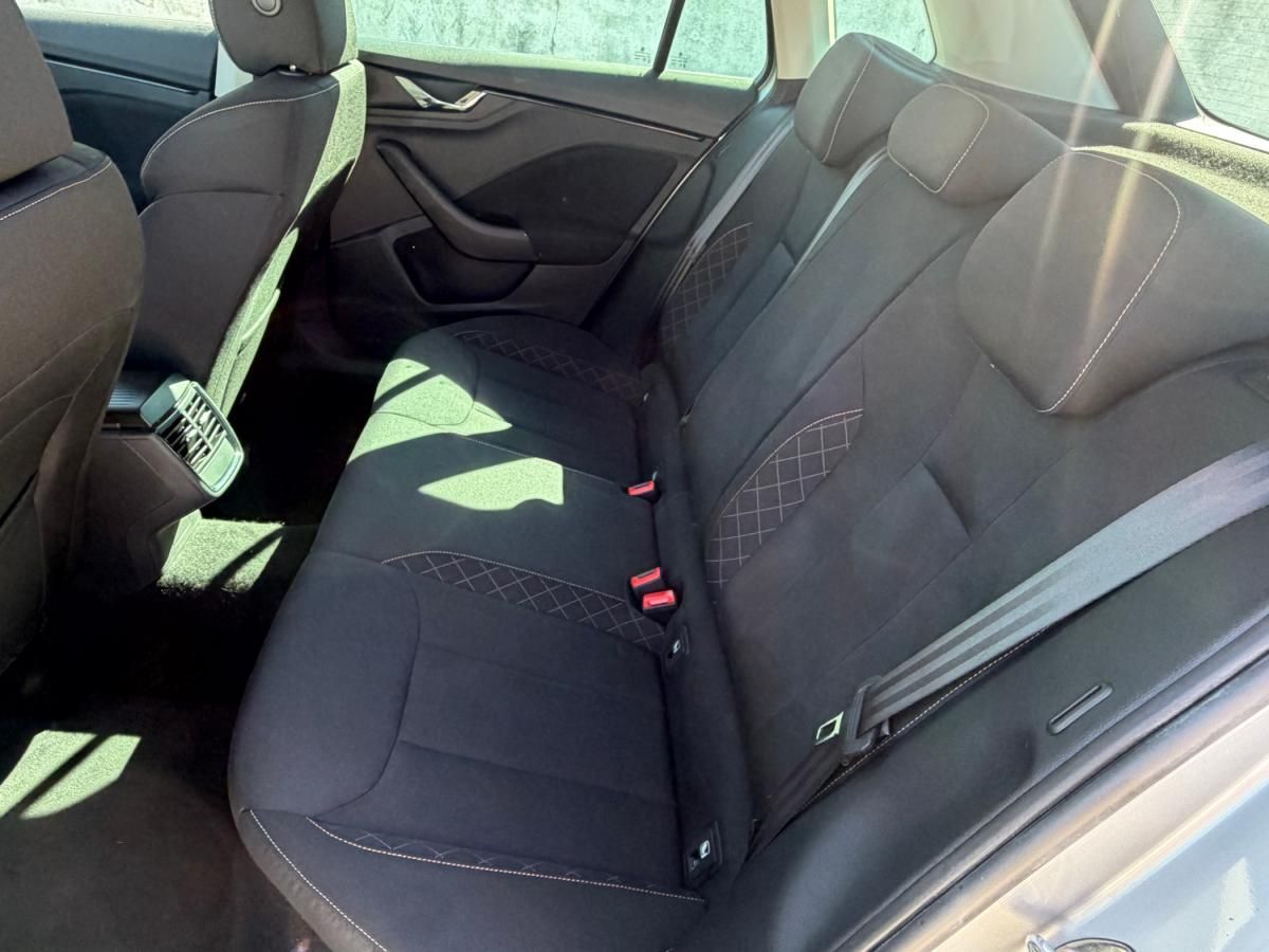 skoda-kamiq-2023-gasolina-999cc