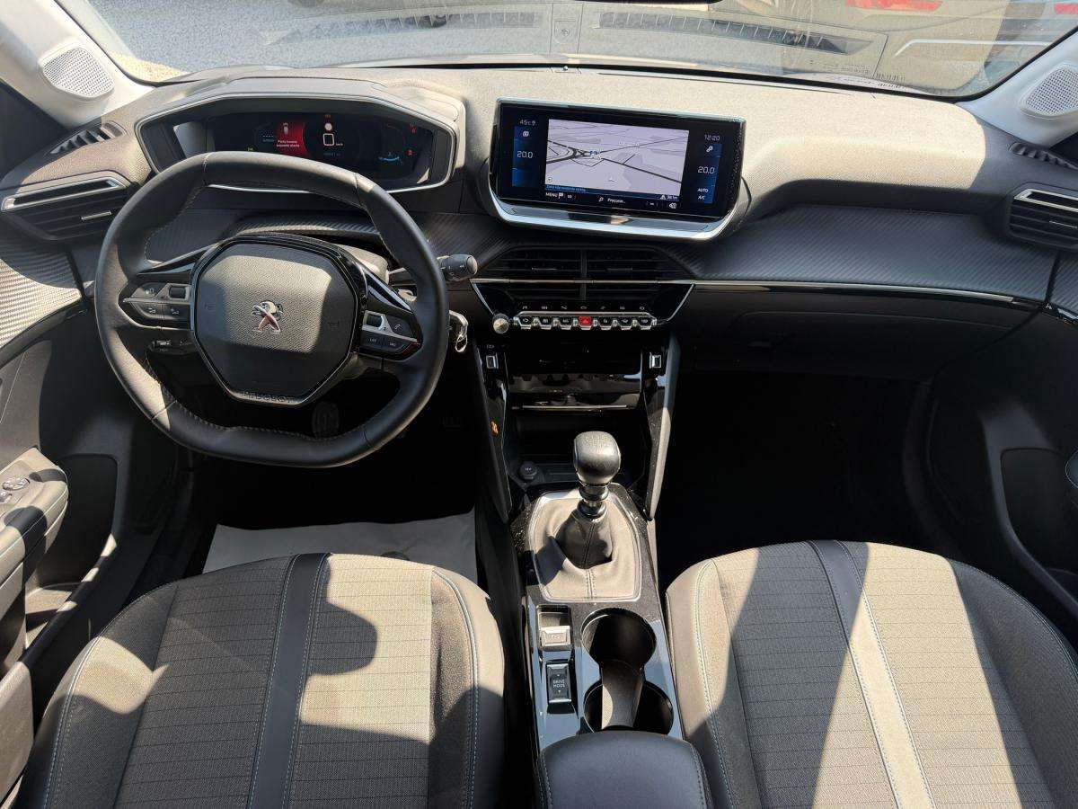 peugeot-208-2023-gasolina-1199cc
