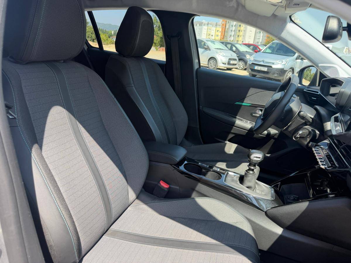 peugeot-208-2023-gasolina-1199cc
