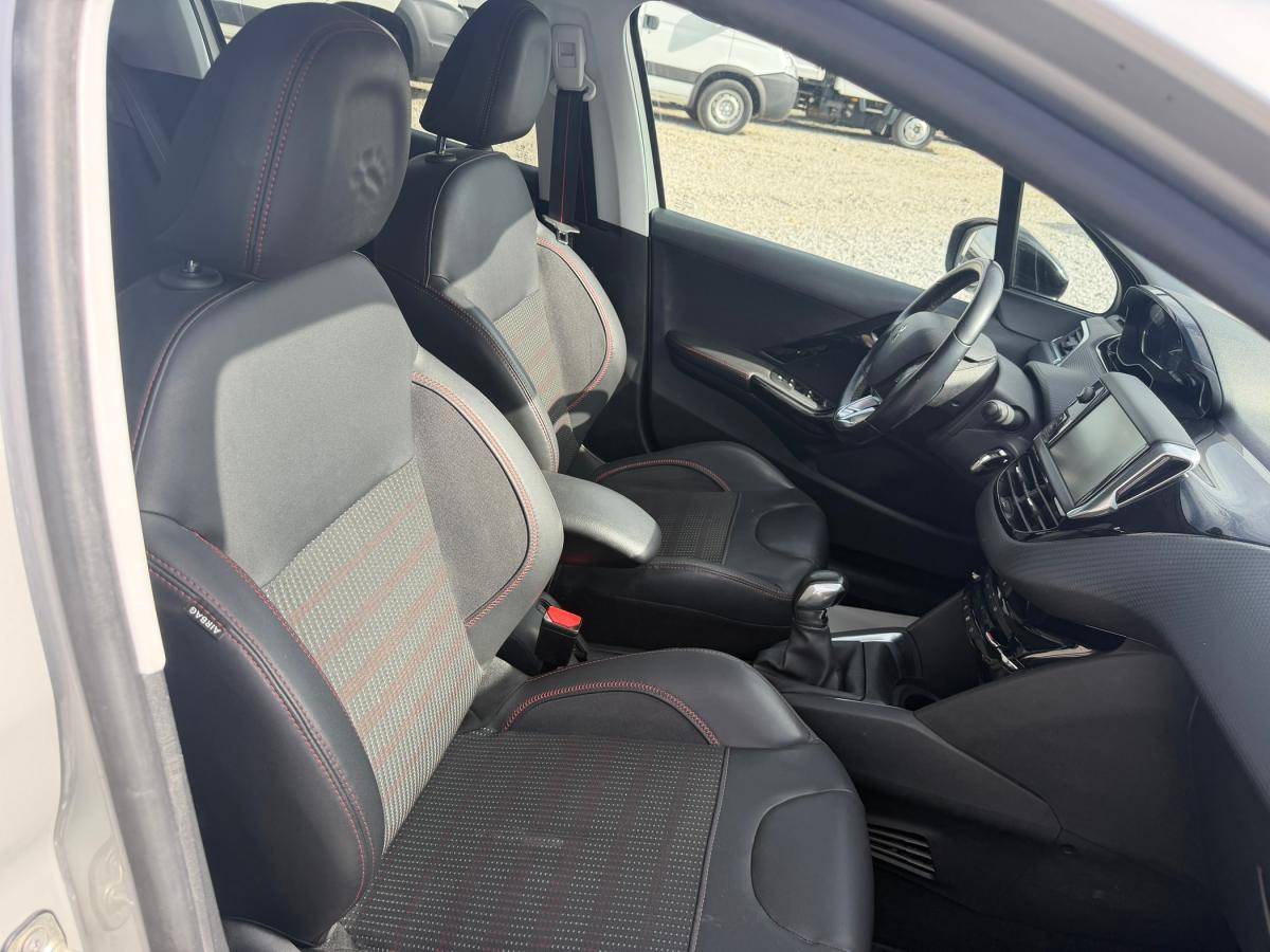 peugeot-208-2016-gasolina-1199cc
