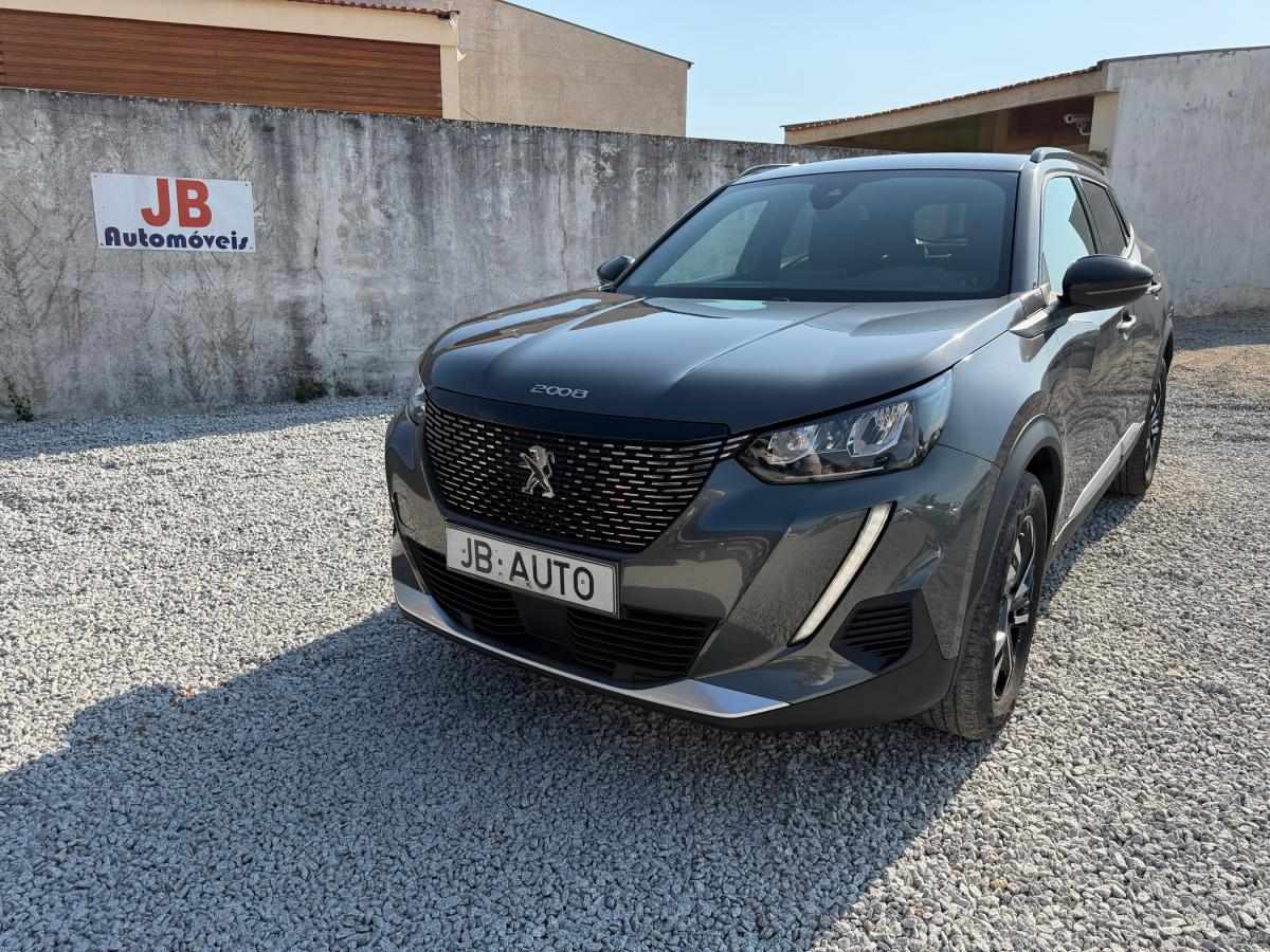 peugeot-2008-2023-gasolina-1199cc