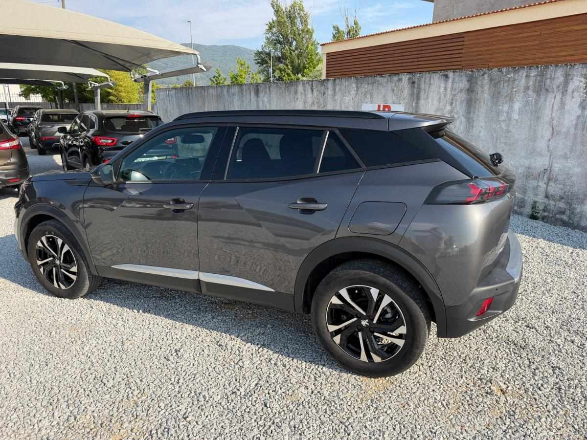 peugeot-2008-2023-gasolina-1199cc