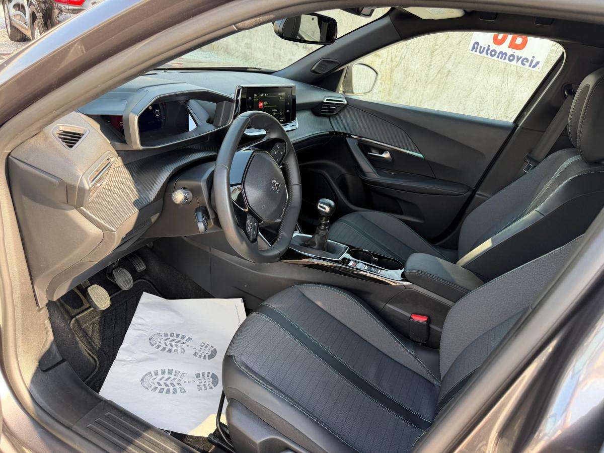 peugeot-2008-2023-gasolina-1199cc