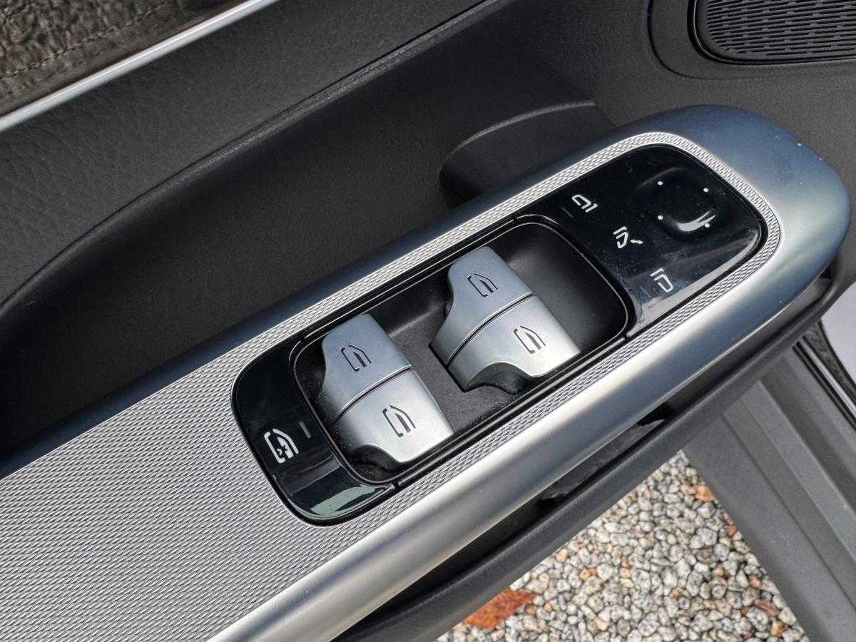 mercedes-benz-glc-2023-hibrido-a-diesel-1993cc