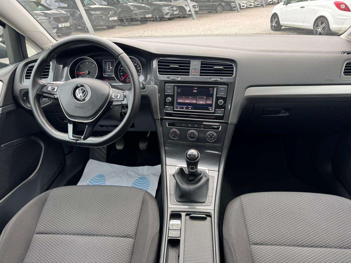 volkswagen-golf-2017-diesel-1598cc