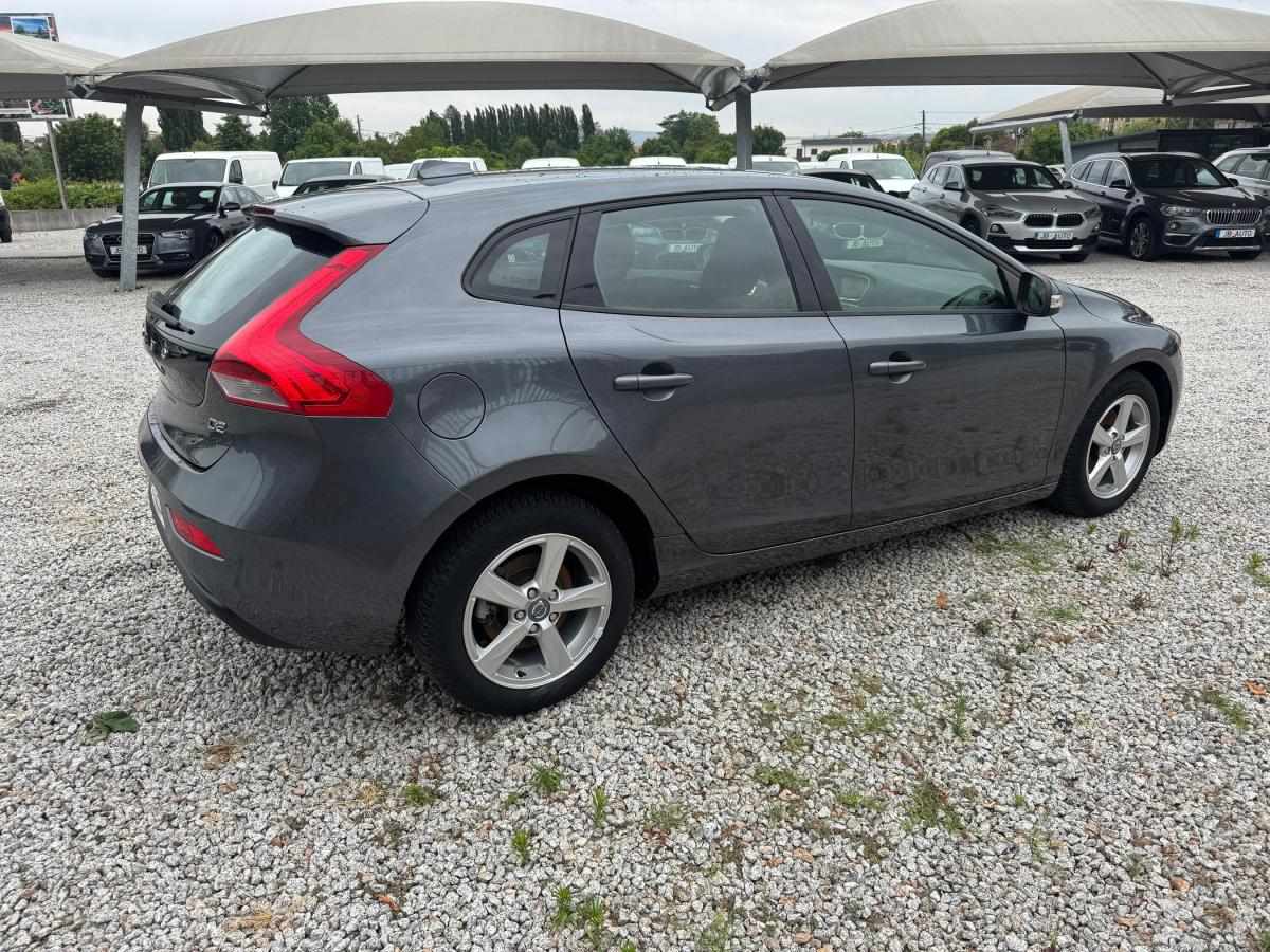 volvo-v40-2015-diesel-1560cc