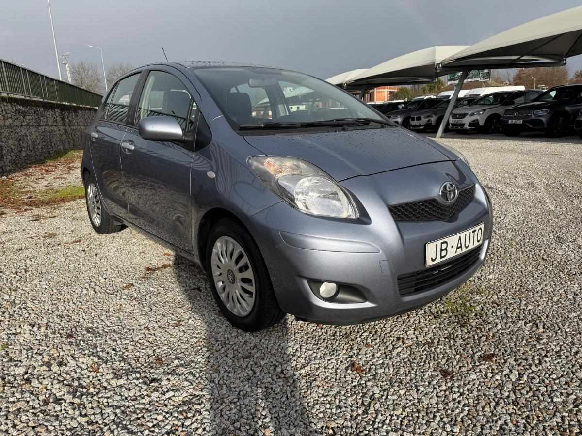 toyota-yaris-2011-gasolina-998cc