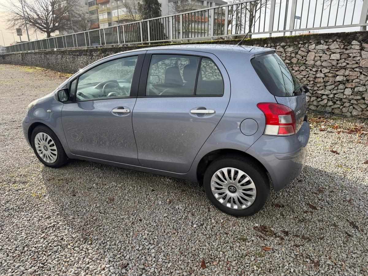 toyota-yaris-2011-gasolina-998cc
