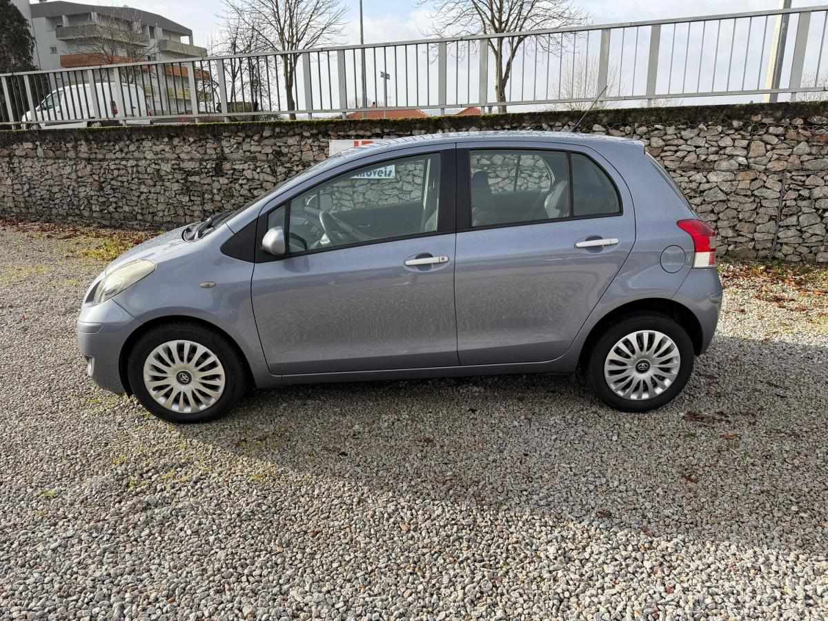 toyota-yaris-2011-gasolina-998cc