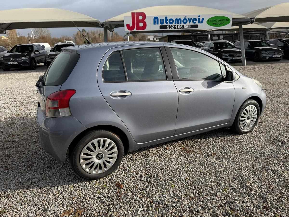 toyota-yaris-2011-gasolina-998cc