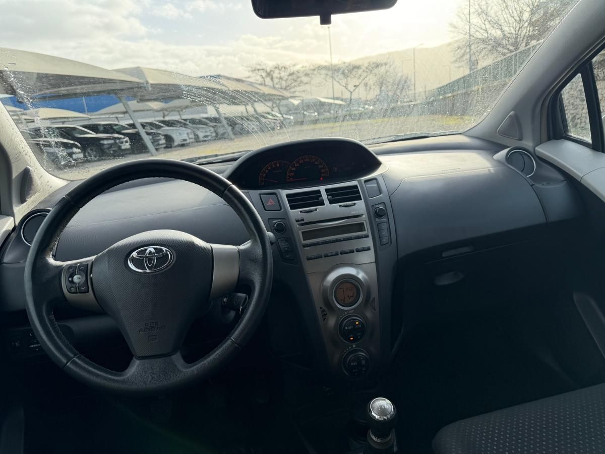 toyota-yaris-2011-gasolina-998cc