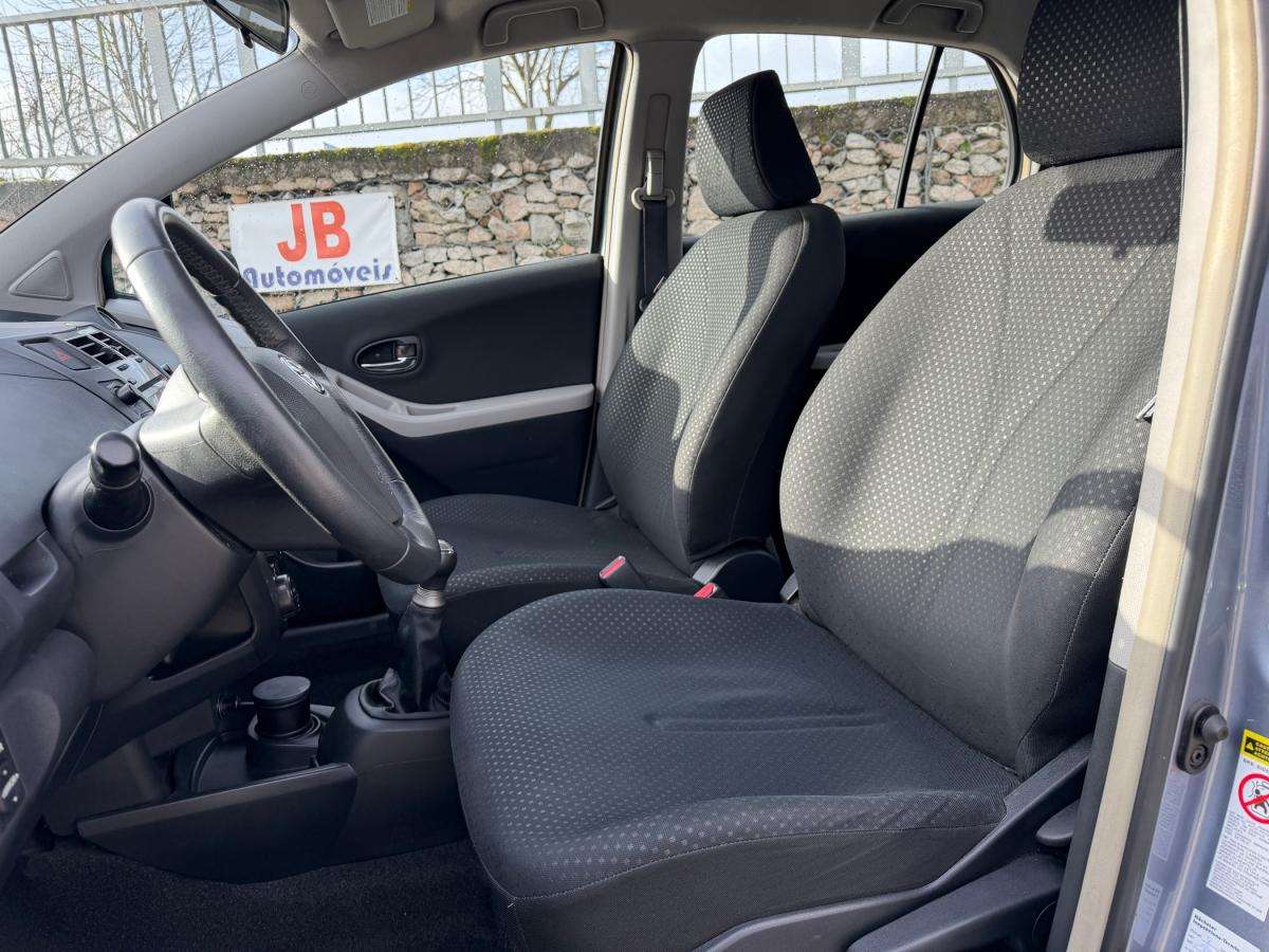toyota-yaris-2011-gasolina-998cc