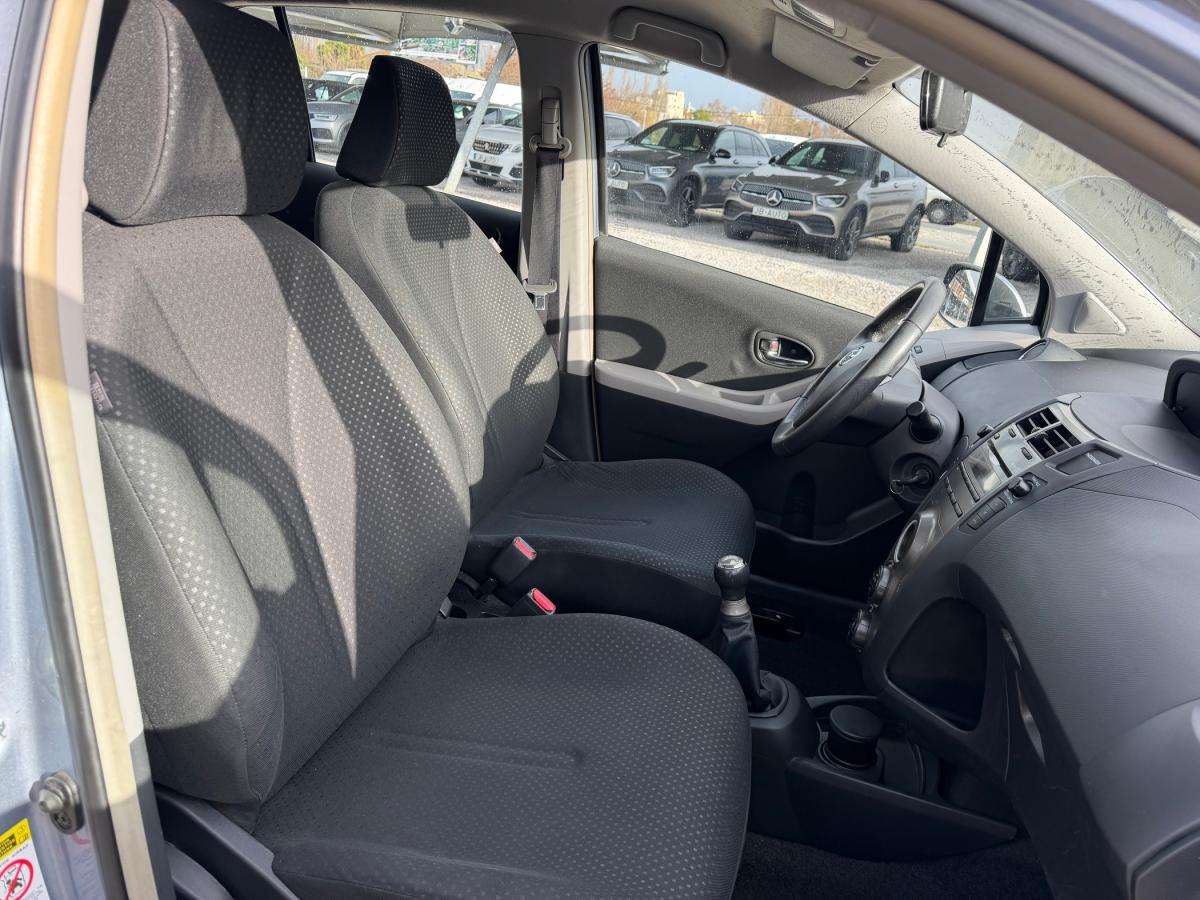 toyota-yaris-2011-gasolina-998cc