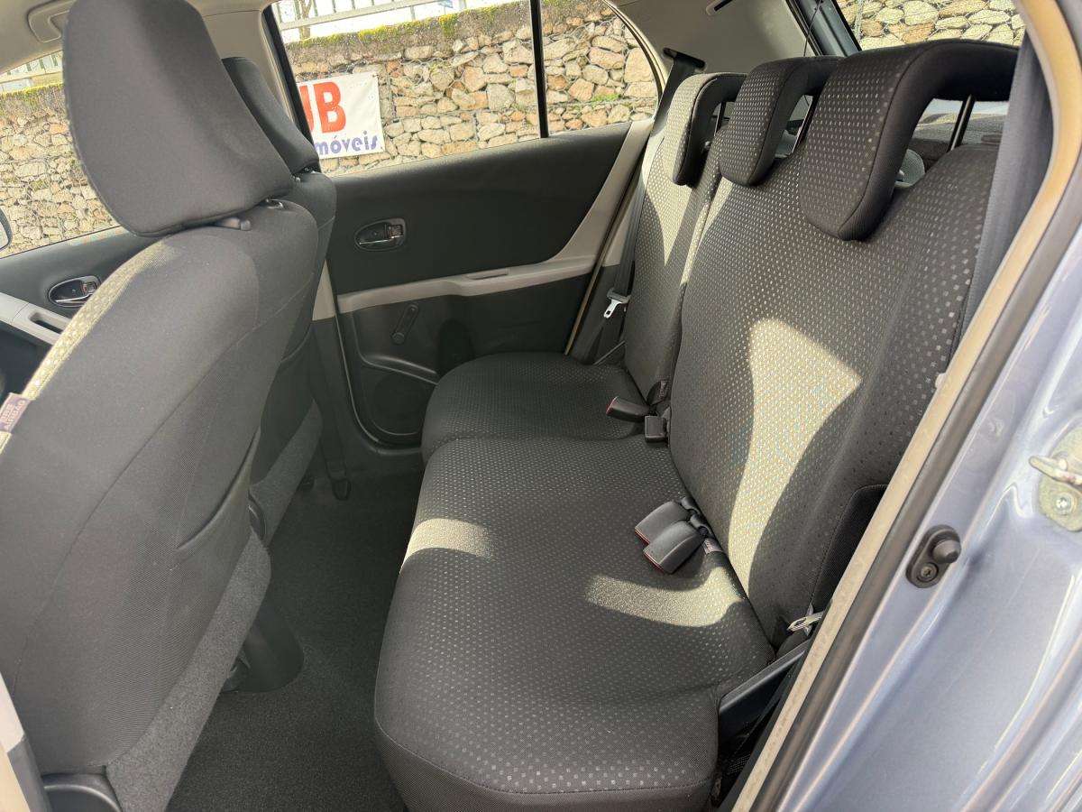 toyota-yaris-2011-gasolina-998cc