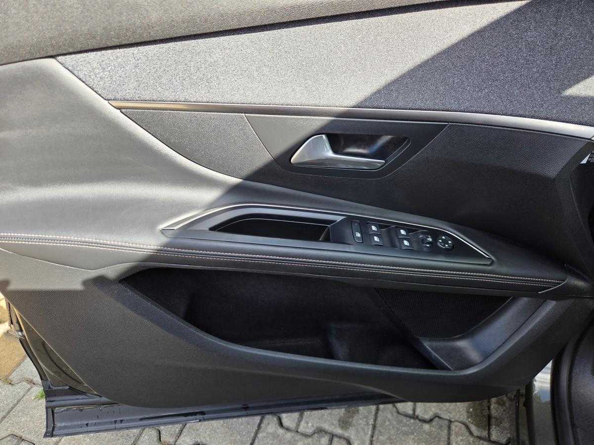 peugeot-5008-2019-diesel-1499cc