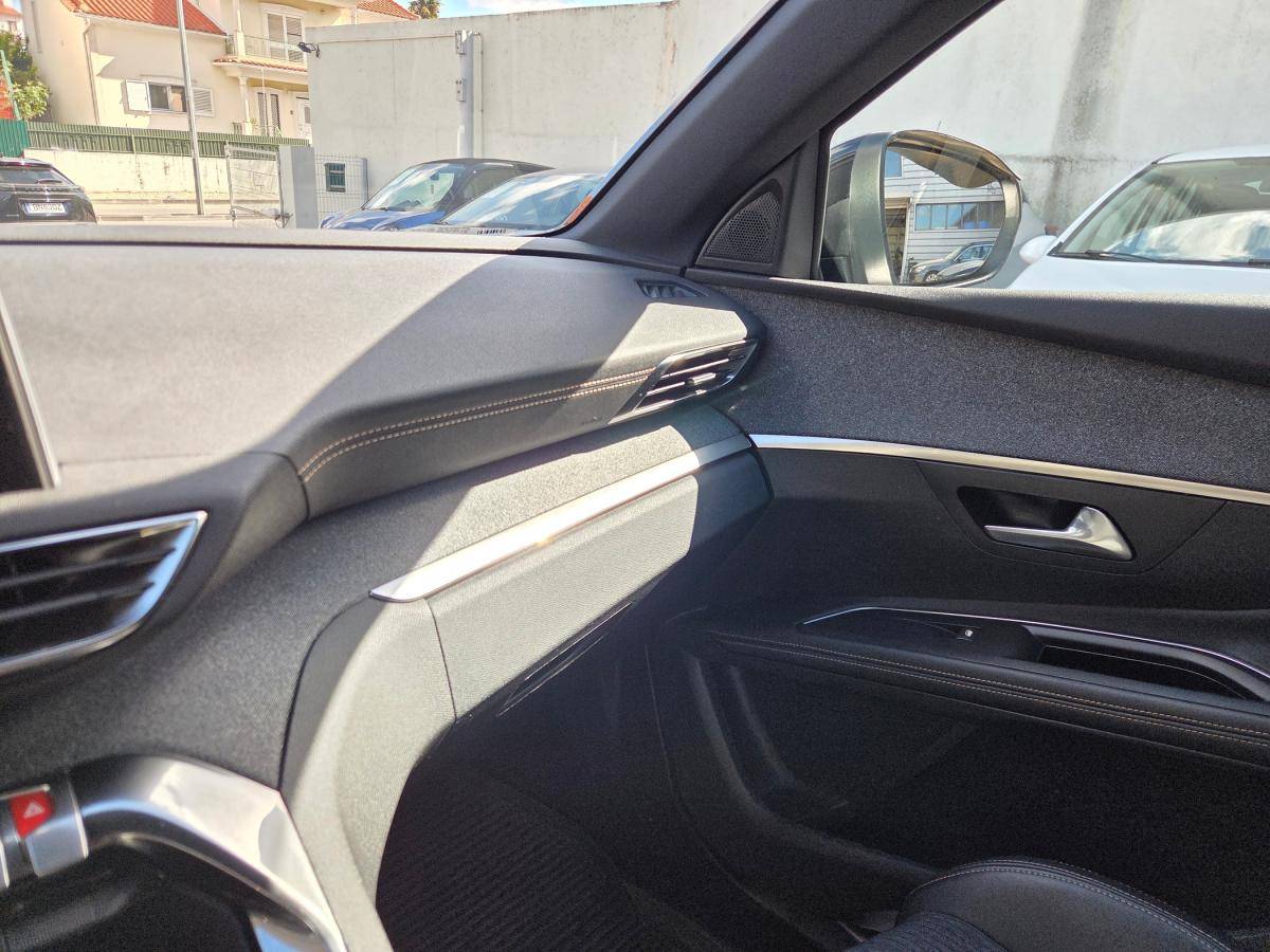 peugeot-5008-2019-diesel-1499cc