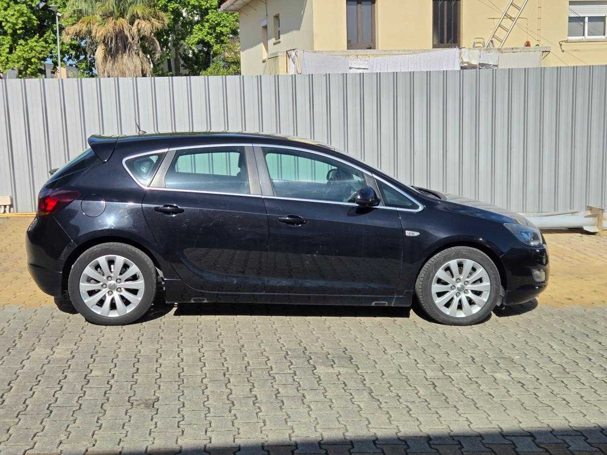 opel-astra-2011-diesel-1686cc