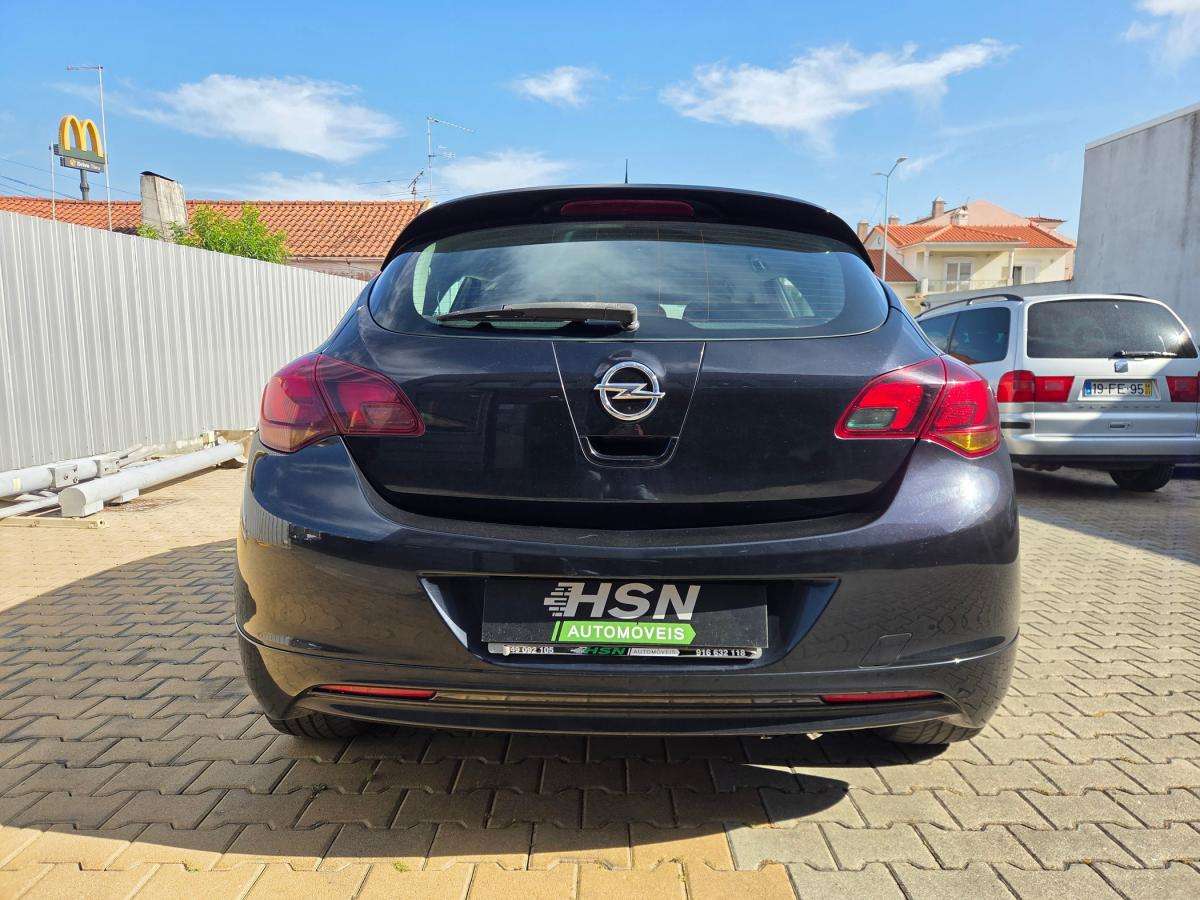 opel-astra-2011-diesel-1686cc