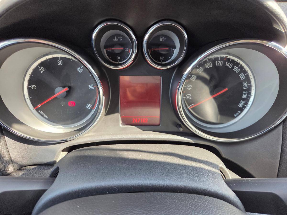 opel-astra-2011-diesel-1686cc