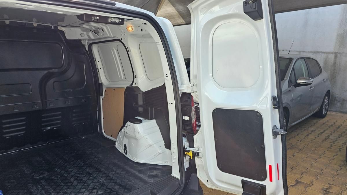 ford-transit-courier-2020-diesel-1499cc