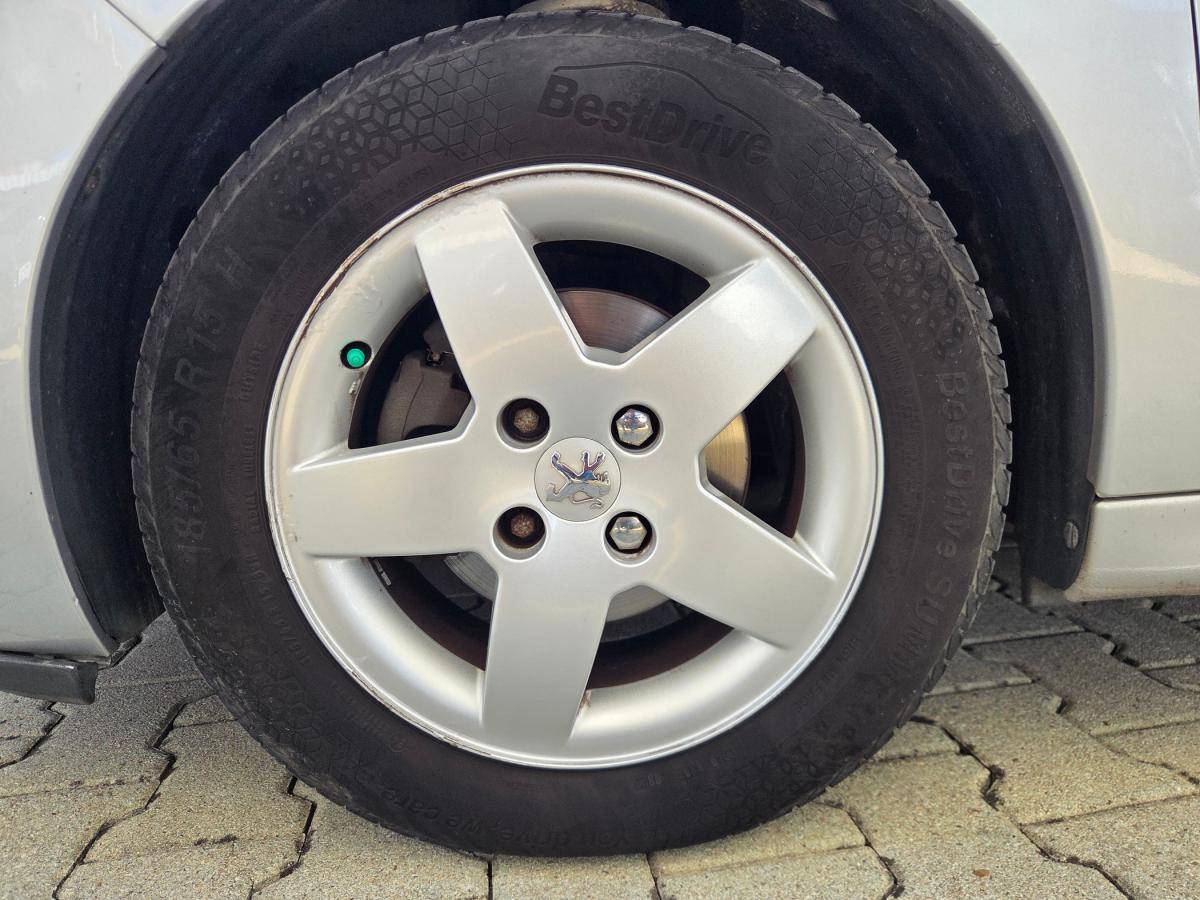 peugeot-207-2011-gasolina-1397cc