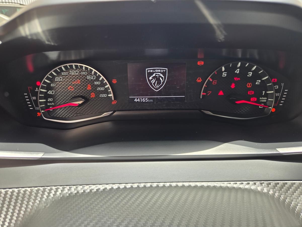 peugeot-2008-2024-gasolina-1199cc