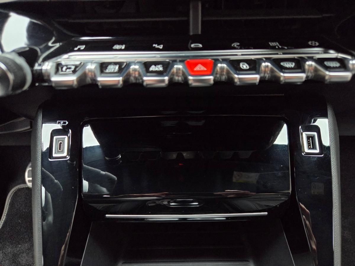 peugeot-2008-2022-diesel-1499cc