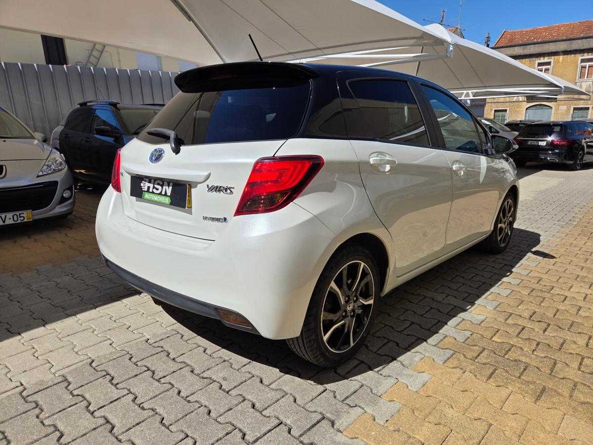 toyota-yaris-2016-hibrido-a-gasolina-1497cc