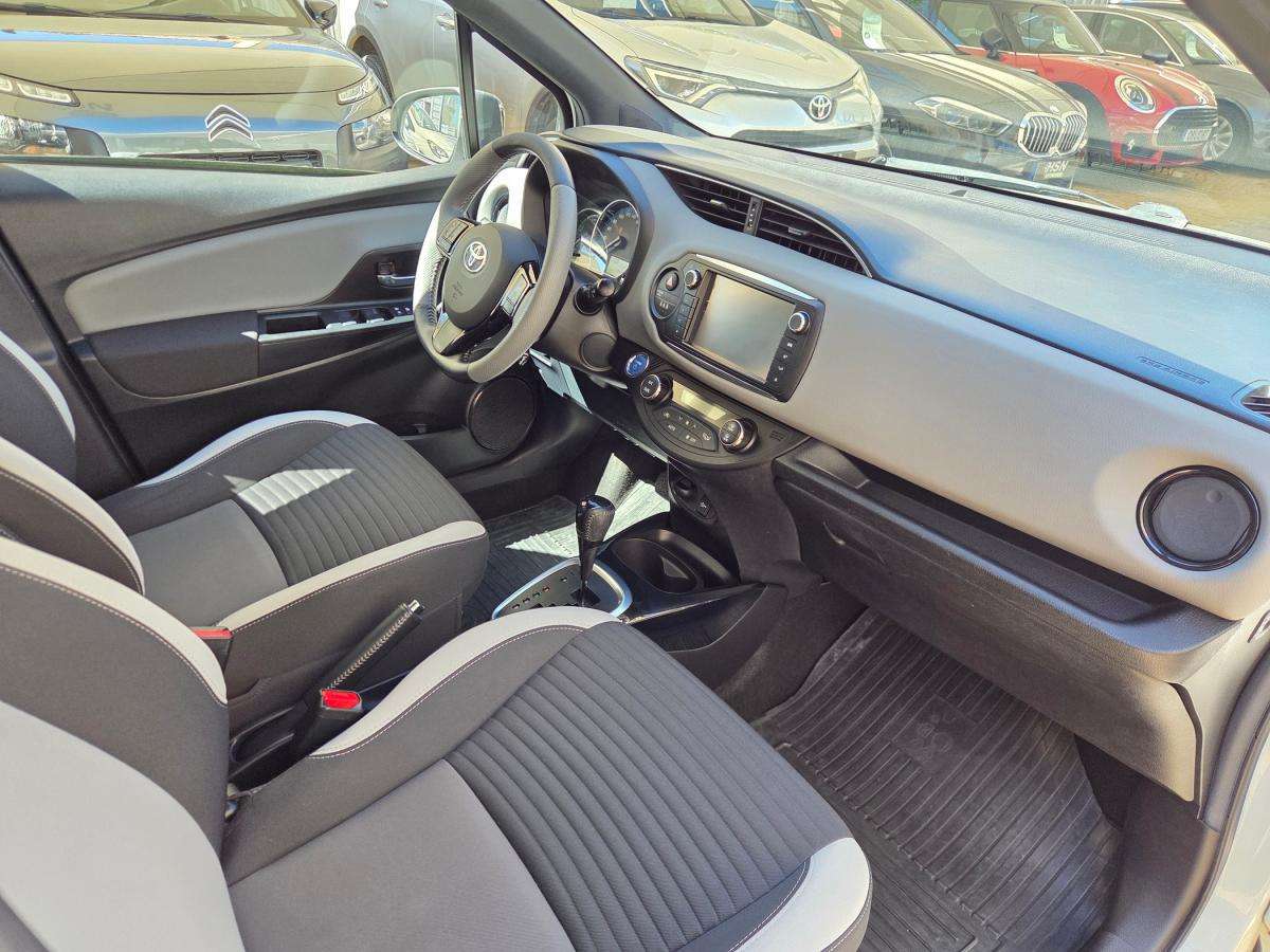 toyota-yaris-2016-hibrido-a-gasolina-1497cc