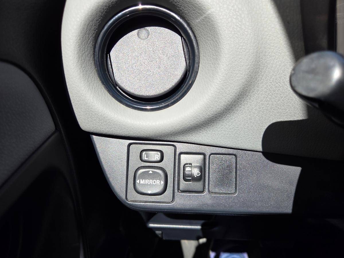 toyota-yaris-2016-hibrido-a-gasolina-1497cc