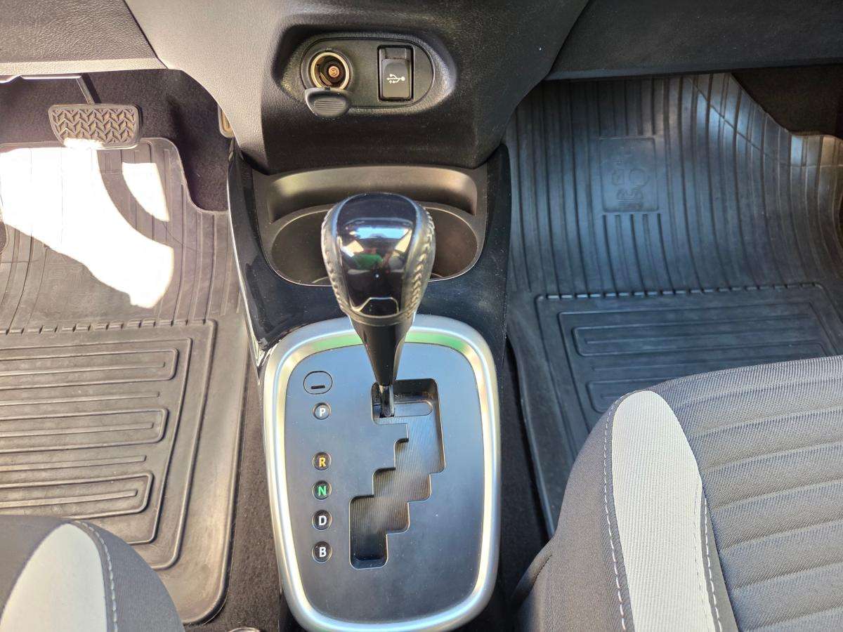 toyota-yaris-2016-hibrido-a-gasolina-1497cc