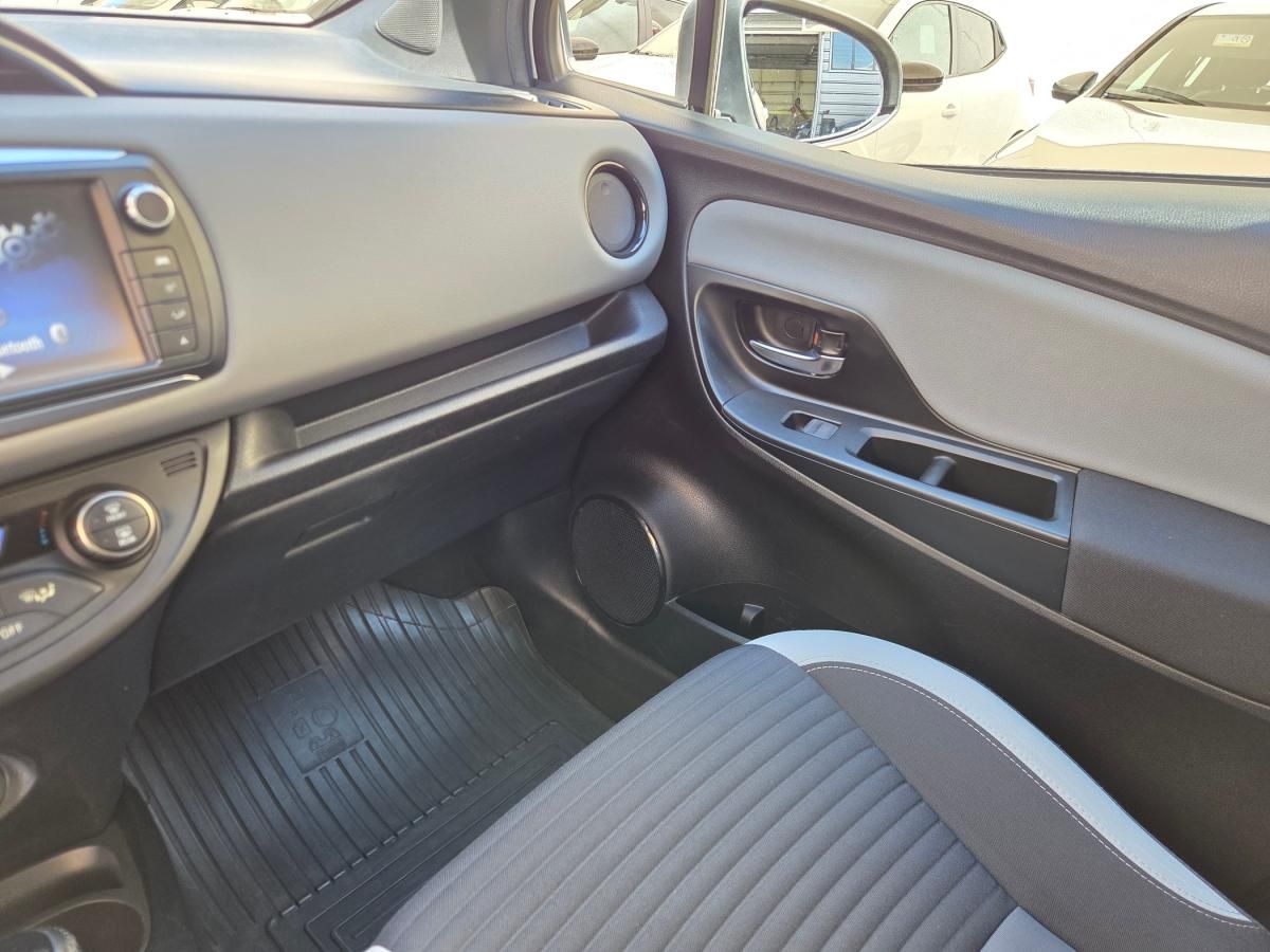 toyota-yaris-2016-hibrido-a-gasolina-1497cc