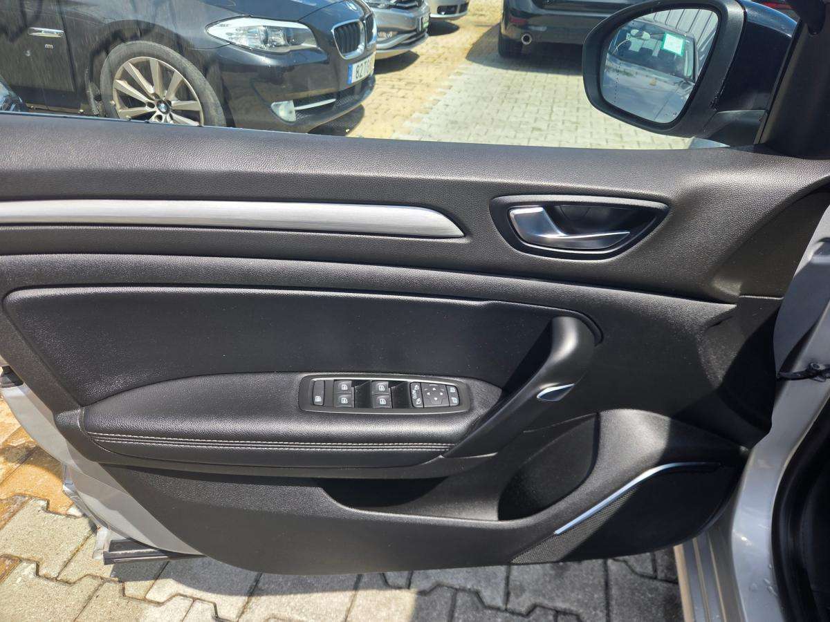 renault-megane-sport-tourer-2017-diesel-1461cc