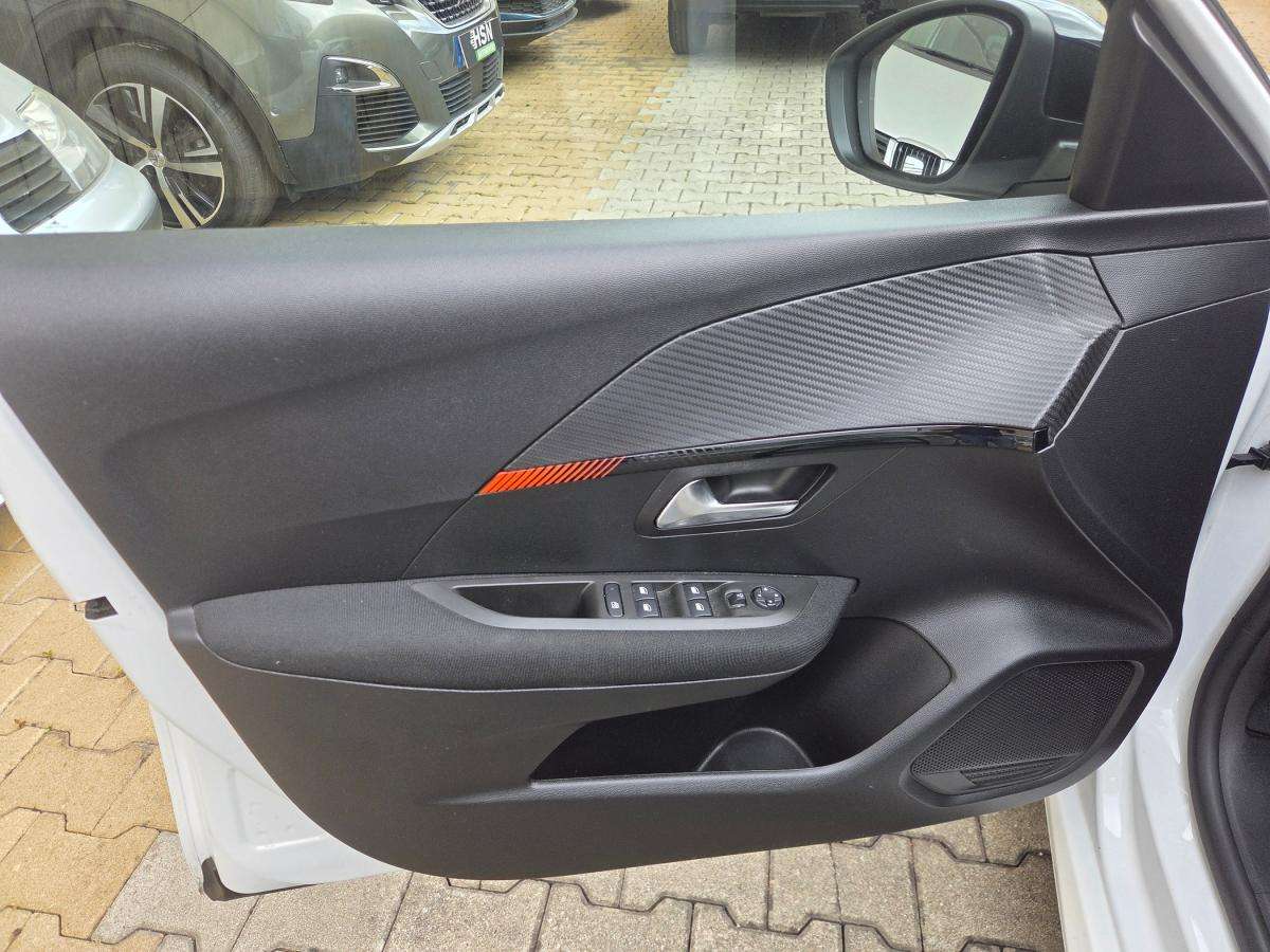 peugeot-208-2022-gasolina-1199cc