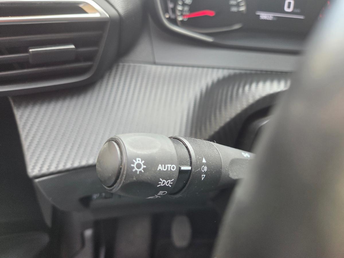peugeot-208-2022-gasolina-1199cc