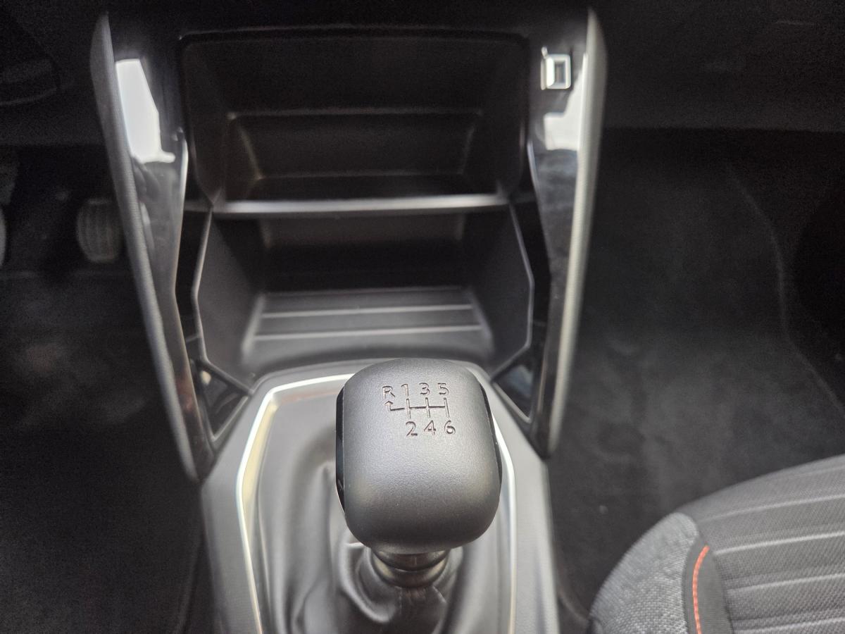 peugeot-208-2022-gasolina-1199cc