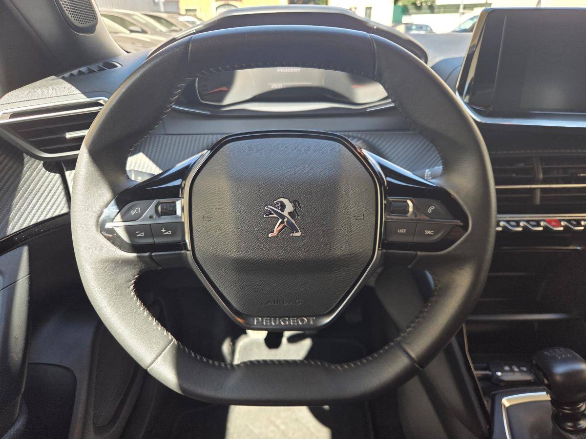 peugeot-2008-2023-gasolina-1199cc