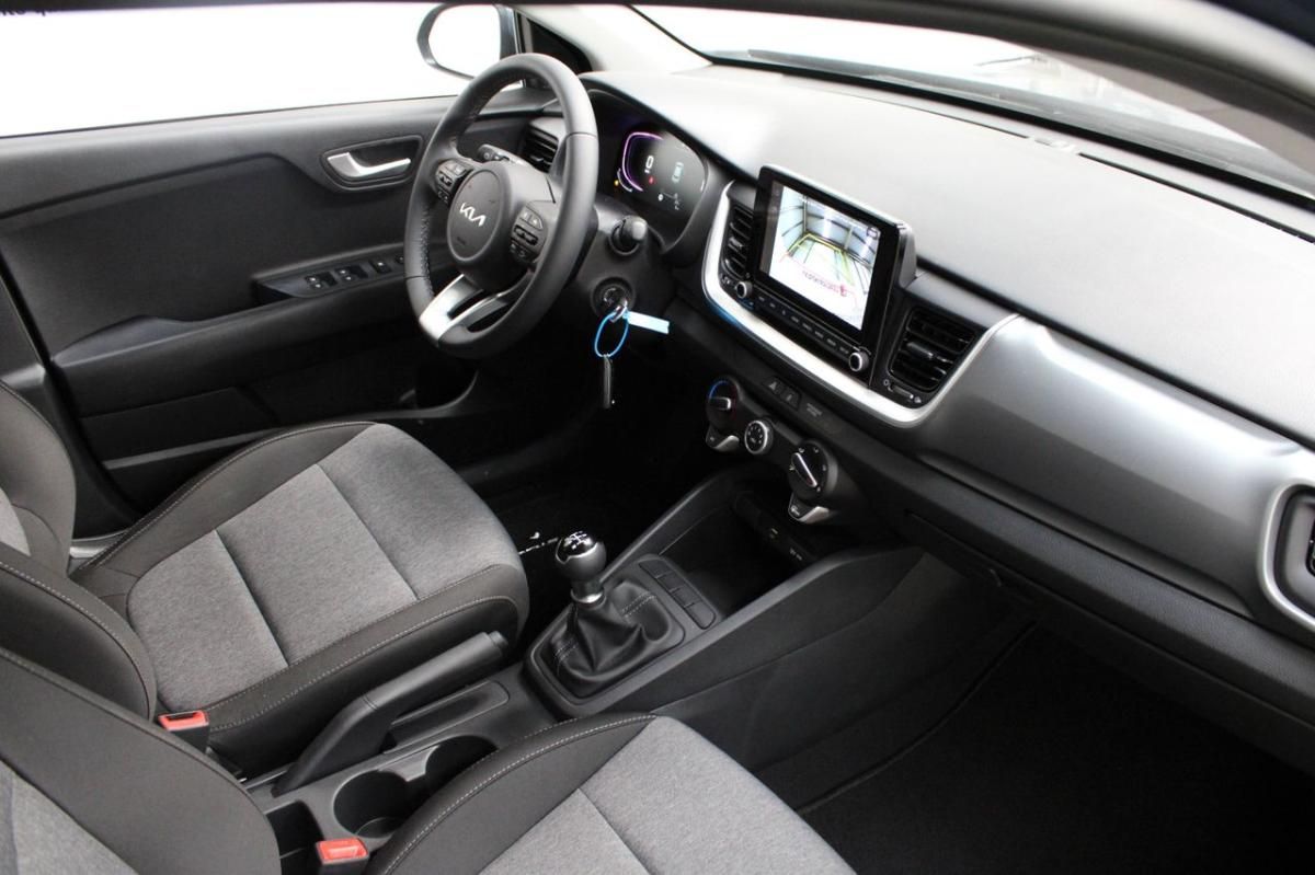 kia-stonic-2025-gasolina-1197cc