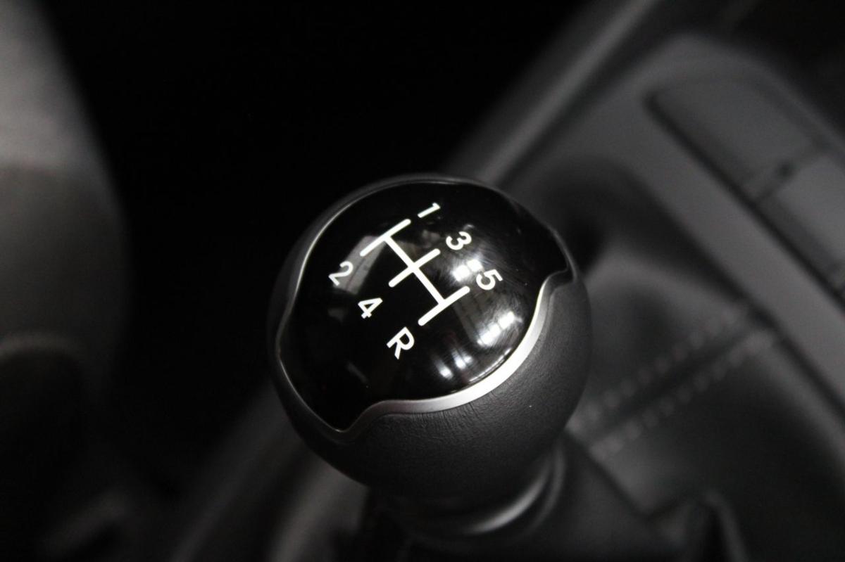kia-stonic-2025-gasolina-1197cc