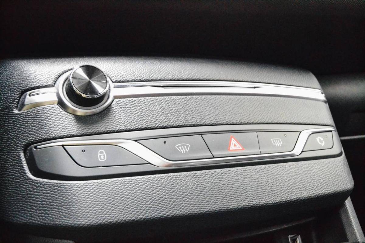 peugeot-308-2019-gasolina-1199cc