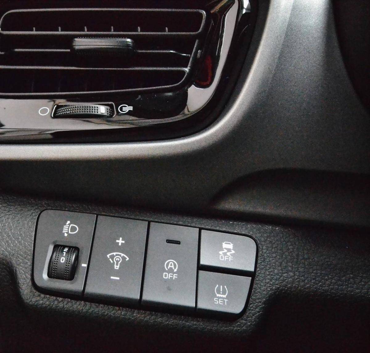 kia-stonic-2025-gasolina-998cc