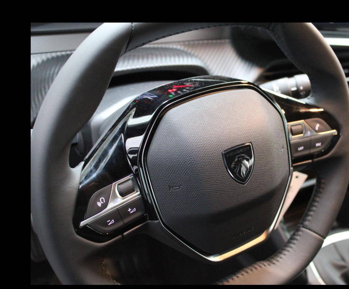 peugeot-2008-2024-diesel-1499cc