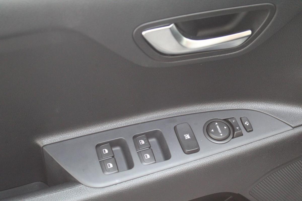 kia-stonic-2025-gasolina-1197cc