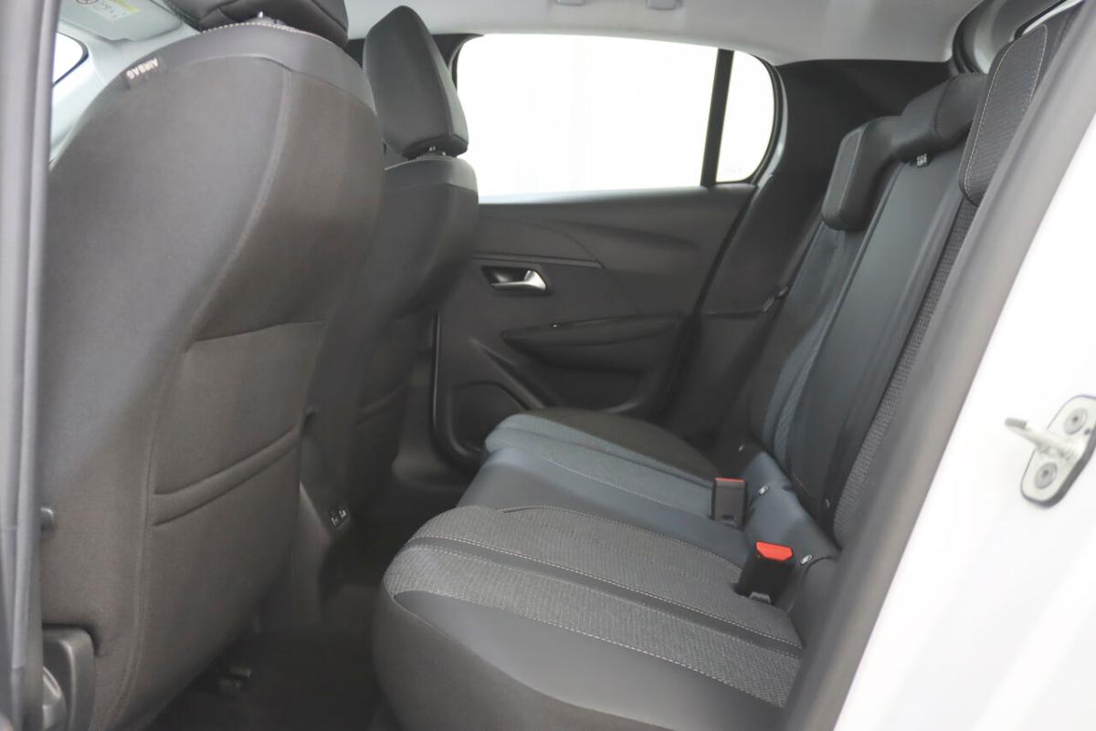 peugeot-208-2025-hibrido-a-gasolina-1199cc